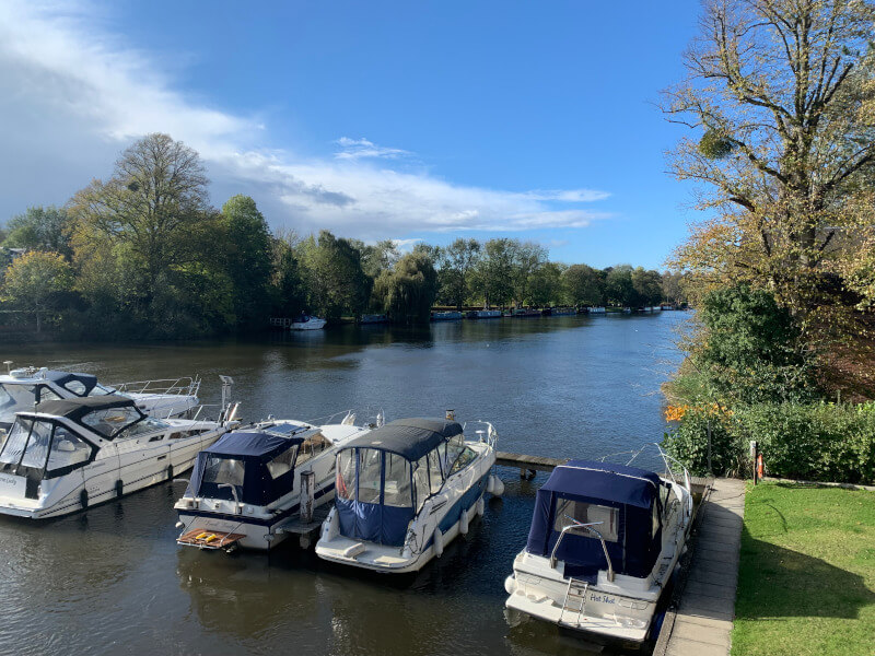 The Garden Studio holiday home near the River Thames in Bourne End